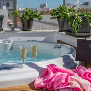  Apartamento Penthouse, Jacuzzi, Garage For City Cars.